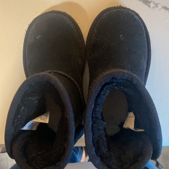Toddler Ugg boots - Picture 2 of 4